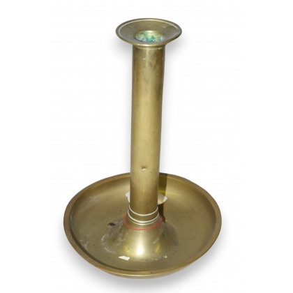 Brass candlestick with bowl-shaped base at  Moinat SA  - Antiques and home décor