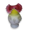  Vase en opaline rose, jaune et blanc sur  Moinat SA  - Antiquités décoration
