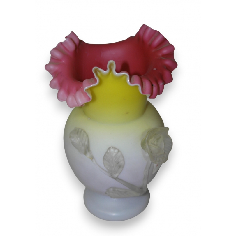 Vase en opaline rose, jaune et blanc