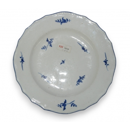 Assiette en faïence, décor bleu