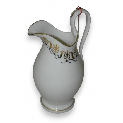 Pot à lait en porcelaine