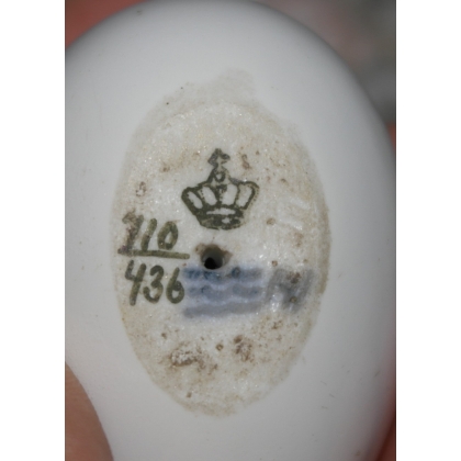 Porcelain egg by Royal Copenhagen at Moinat SA – Antiques and decorative items