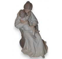Groupe "Mère et enfant" en porcelaine