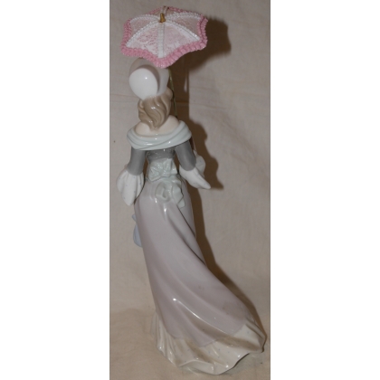  Femme à l'ombrelle en porcelaine de sur  Moinat SA  - Antiquités décoration