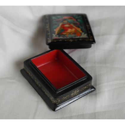 Boite en laque Russe \"Homme et femme\",