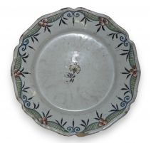 Assiette en faïence