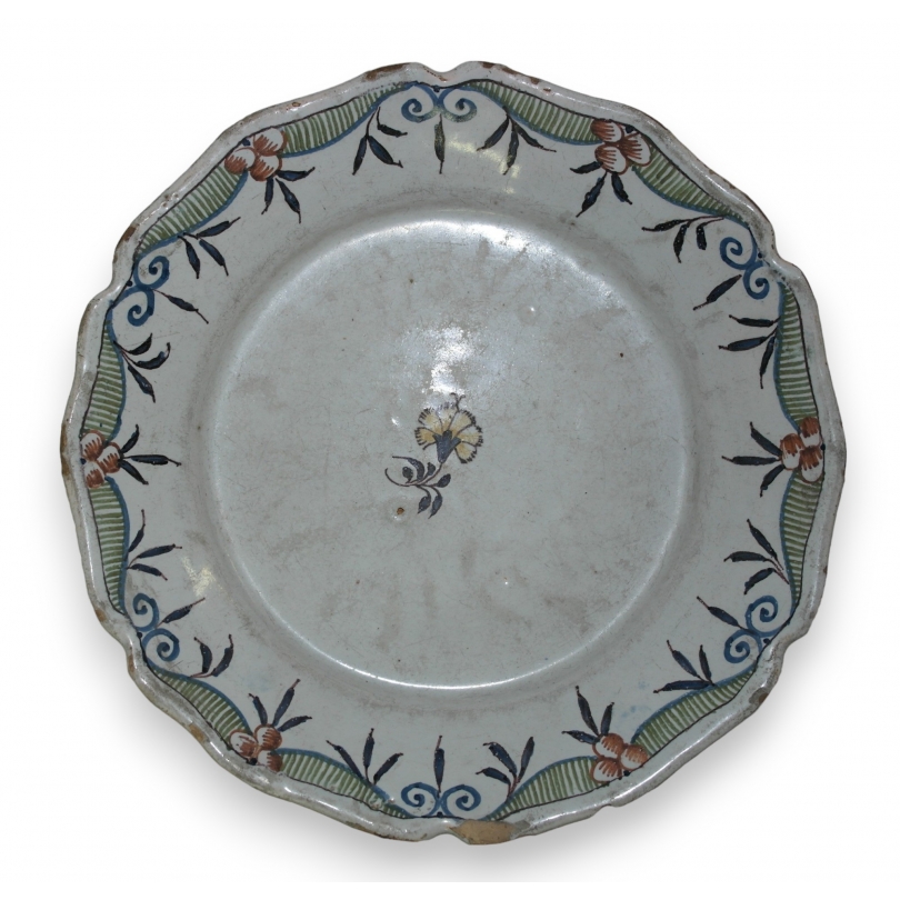 Assiette en faïence