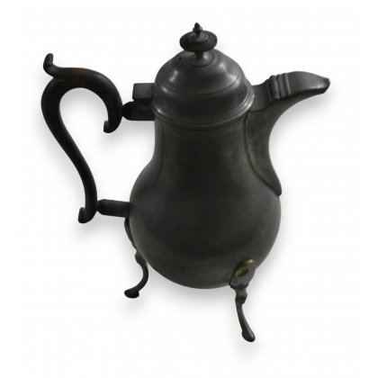 Cafetière en étain manche en bois
