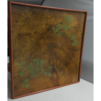  Petite table carrée sur  Moinat SA  - Antiquités décoration