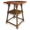  Petite table carrée sur  Moinat SA  - Antiquités décoration