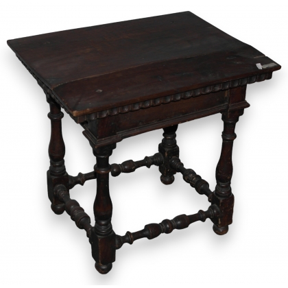 Petite table Louis XIII sur  Moinat SA  - Antiquités décoration