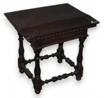 Petite table Louis XIII
