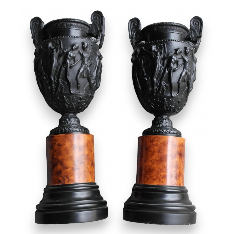  Paire de vase Néo-classique en résine sur  Moinat SA  - Antiquités décoration