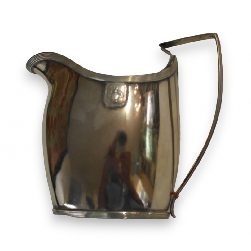 Pot à lait en argent