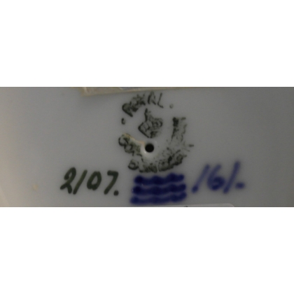 "Grand Duc" Royal porcelain figurine at Moinat SA – Antiques and home décor