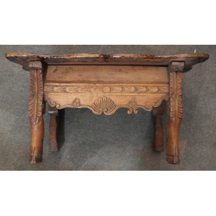  Petite table bolivienne sur  Moinat SA  - Antiquités décoration
