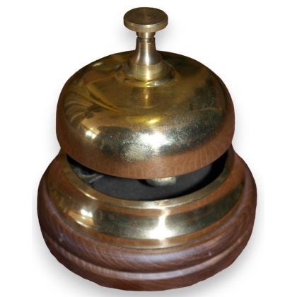 Clochette d\'hôtel en laiton avec base en bois