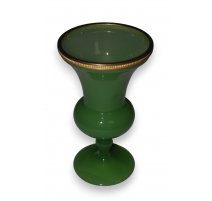 Vase en opaline verte