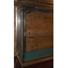  Vitrine en laiton avec rayons en verre sur  Moinat SA  - Antiquités décoration