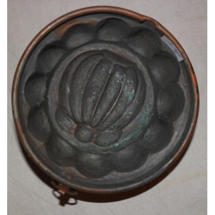 Copper cake tin at  Moinat SA  - Antiques and home décor