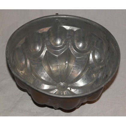 Copper cake tin at  Moinat SA  - Antiques and home décor