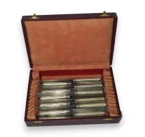 Coffret contenant 12 couteaux "John