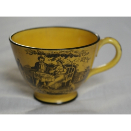 Yellow earthenware cup by Joseph SEWELL at  Moinat SA  - Antiques and home décor