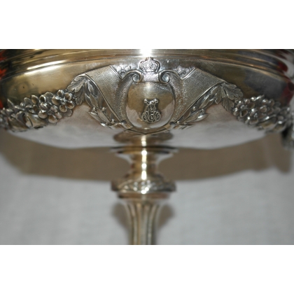Silver-coloured Wiskemann bowl at Moinat SA – Antiques and home décor
