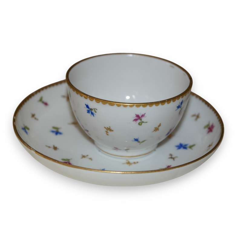 Tasse et sous-tasse décor bleuets bleu