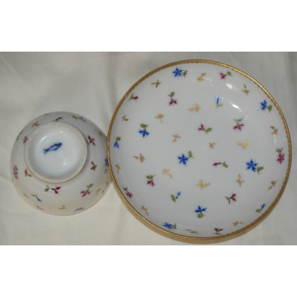 Tasse et sous-tasse décor bleuets bleu
