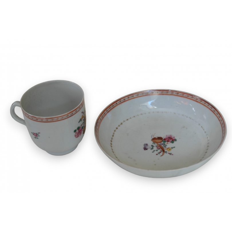 Tasse et sous-tasse en porcelaine Chine