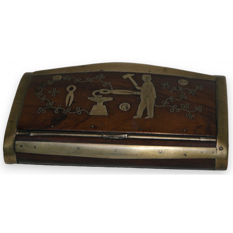 Wooden tobacco box with inlays by  Moinat SA  - Antiques and decorative items