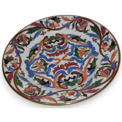 Assiette en porcelaine décor