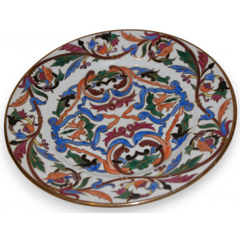Assiette en porcelaine décor