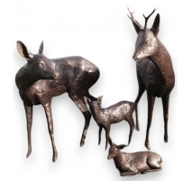 Famille de chevreuils en bronze