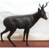 Famille de chevreuils en bronze