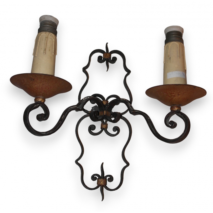  Applique en fer forgé à 2 lumières sur  Moinat SA  - Antiquités décoration