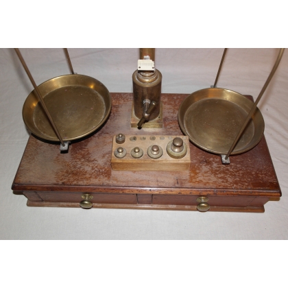 Wood and brass two-pan balance at Moinat SA – Antiques and home décor