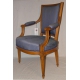 Paire de fauteuils Louis XVI en noyer,