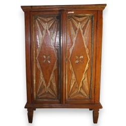  Armoire indonésienne sur  Moinat SA  - Antiquités décoration