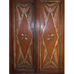  Armoire indonésienne sur  Moinat SA  - Antiquités décoration