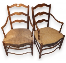 Paire de fauteuils provençaux paillés