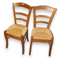 Série de 8 chaises paillées en noyer