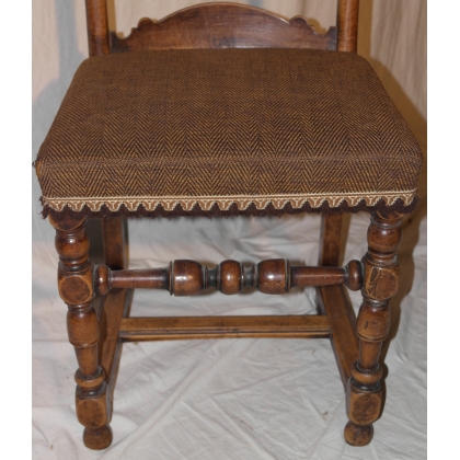 Suite de 6 chaises Louis XIII