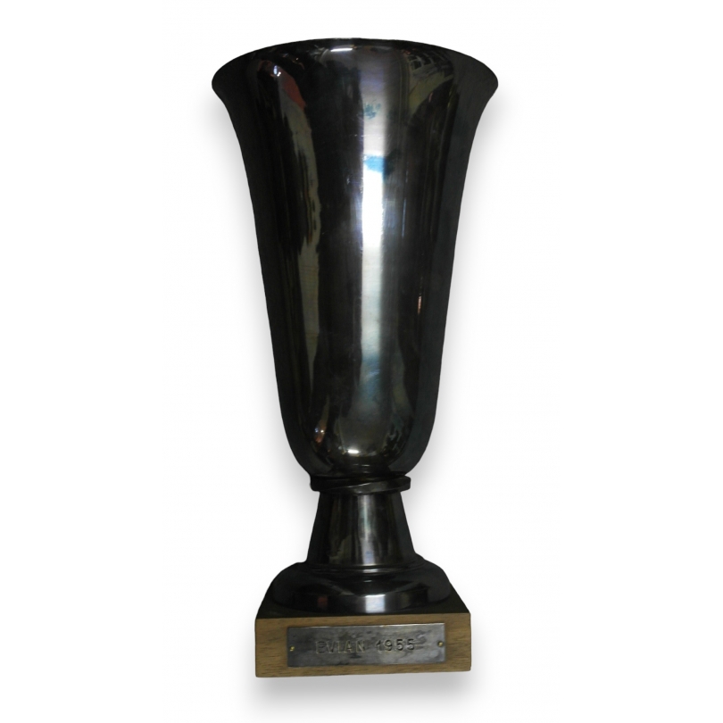 Coupe en métal argenté "Evian 1955",