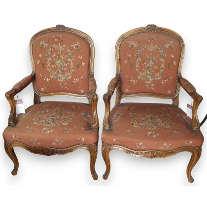 Paire de fauteuils style Louis XV en
