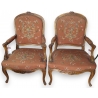 Paire de fauteuils style Louis XV en
