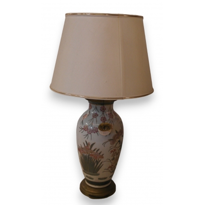  Lampe en porcelaine gris-rose sur  Moinat SA  - Antiquités décoration