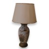  Lampe en porcelaine gris-rose sur  Moinat SA  - Antiquités décoration