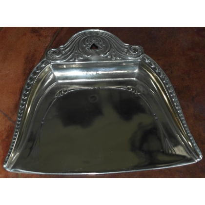Polished brass trowel and brush at  Moinat SA  - Antiques and home décor